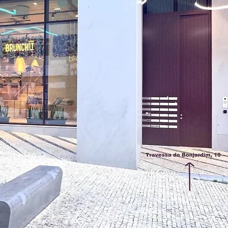 My Is Yours Apartment *